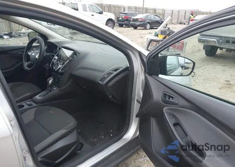 2014 Ford Focus S z USA, uszkodzony, nr VIN 1FADP3E2XEL204342